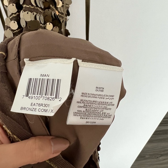 BCBG Max Azria bronze sequin shift dress.
Size XXS. - Picture 6 of 6